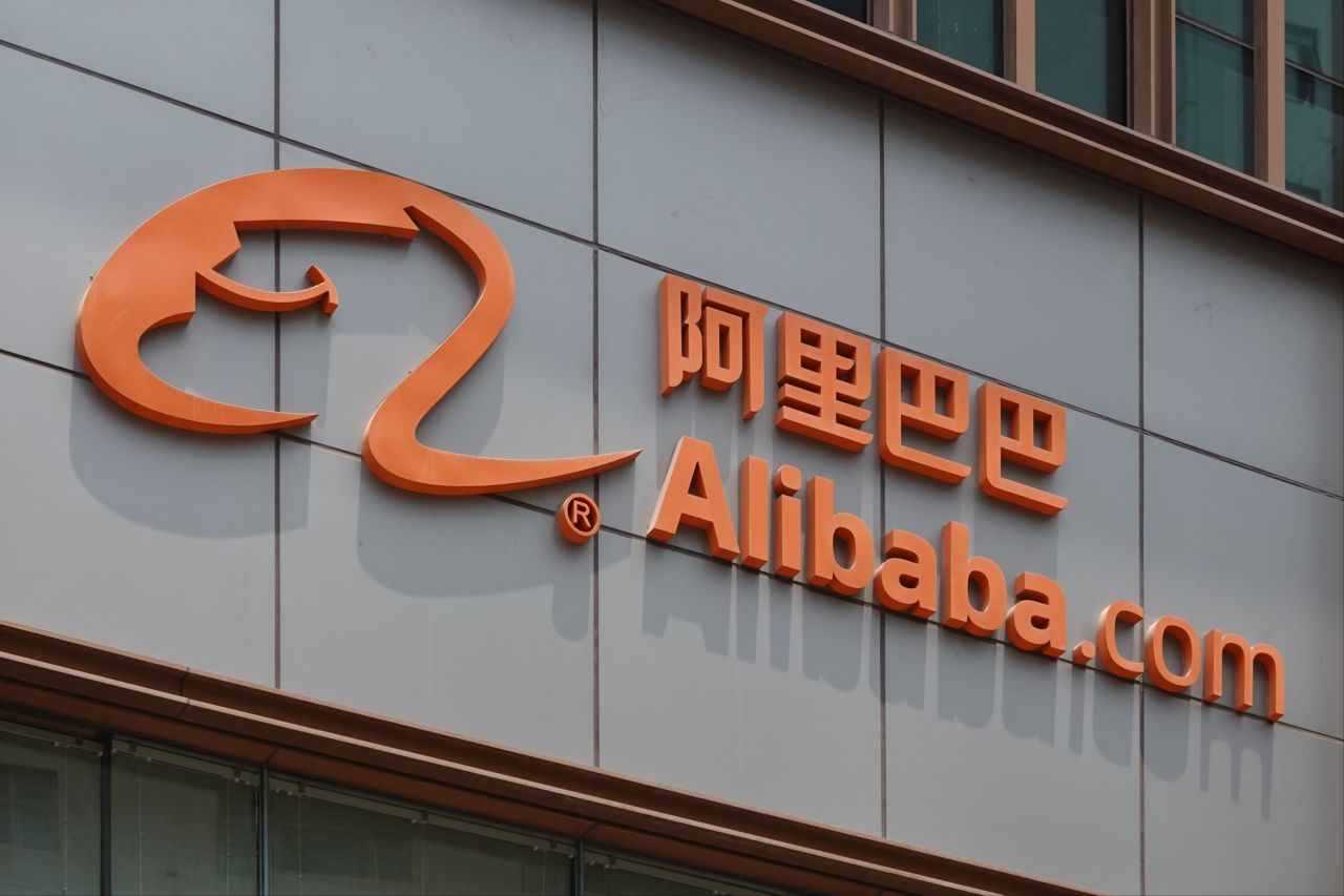 Alibaba, pronta la versione open-source del modello di IA che genera video. Nuovi investimenti nel cloud e IA