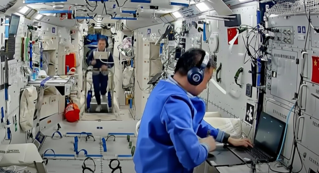 Equipaggio Shenzhou-20 all’opera su Tiangong cinese
