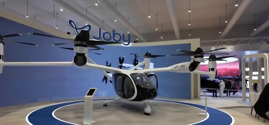 Joby Aviation e Uber presentano taxi volanti elettrici rivoluzionari