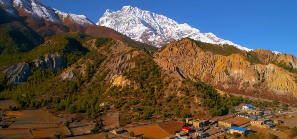 Nepal: uno sguardo aereo sui villaggi dell’Himalaya