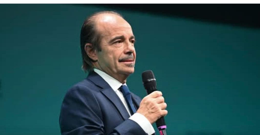 La grande illusione dell&rsquo;Italia digitale. Mentre il reale si scontra con il virtuale, tra annunci e corse in avanti